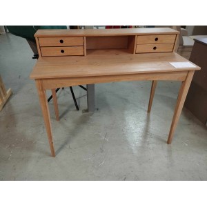Fa íróasztal